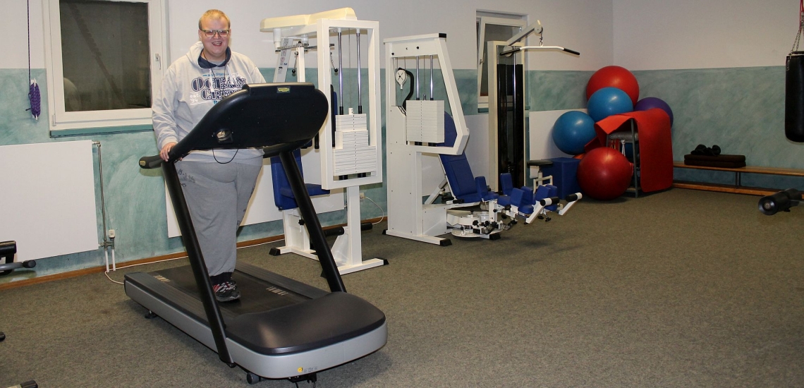 Manuel Eichinger im Fitnessraum in Aschau-Waldwinkel