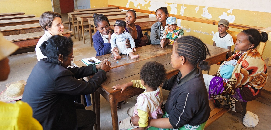 Zwei Frauen mit Baby bei Don Bosco auf Madagaskar 