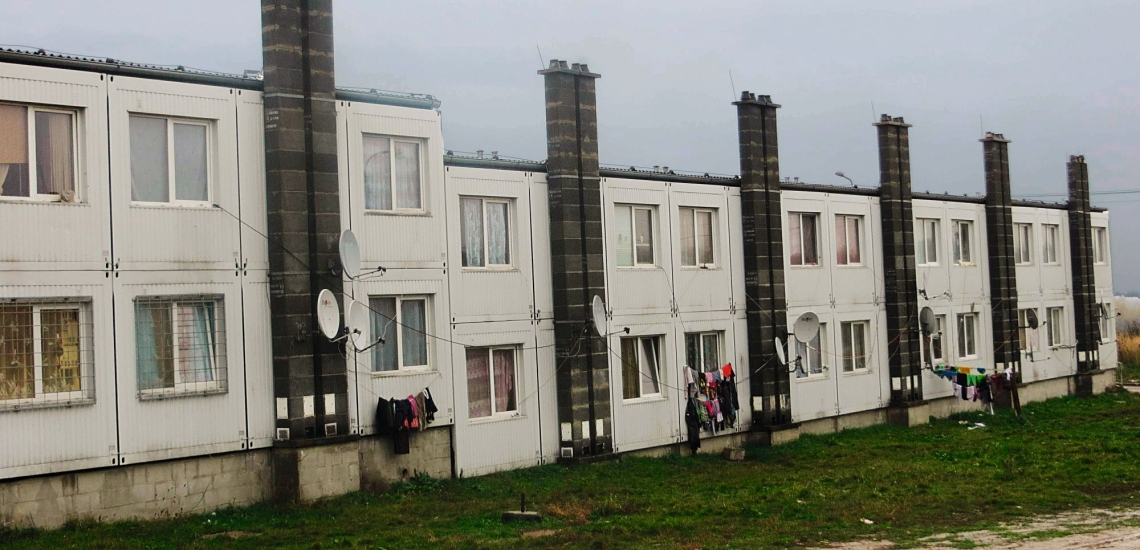 Containersiedlung auf Wiese