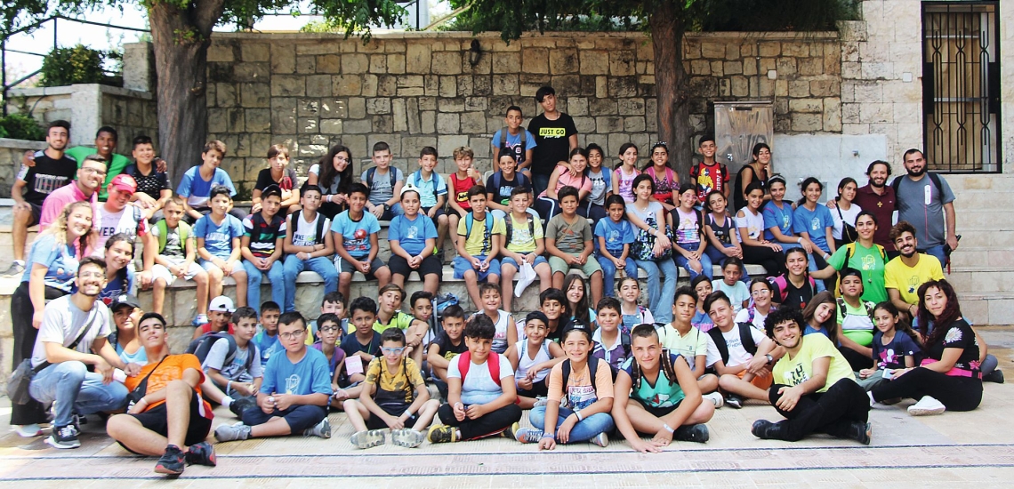 Gruppenfoto mit Kindern und Jugendlichen bei Don Bosco im syrischen Aleppo 