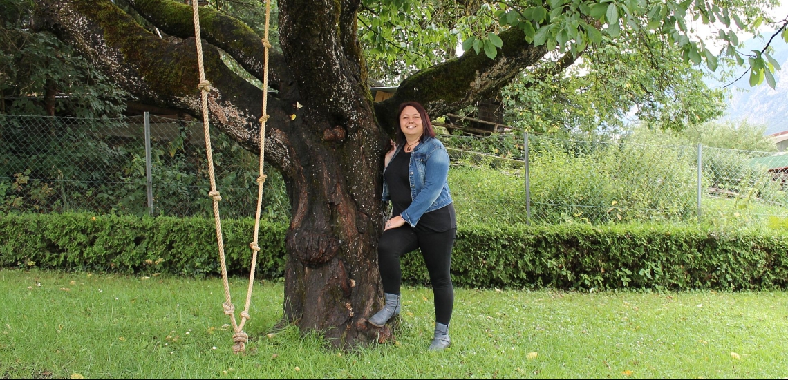 Beatrix Praxmarer in Garten 