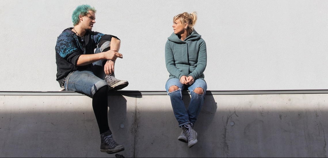 Tanja Holzmeyer mit einem Jugendlichen im Don Bosco Jugendwerk Nürnberg 