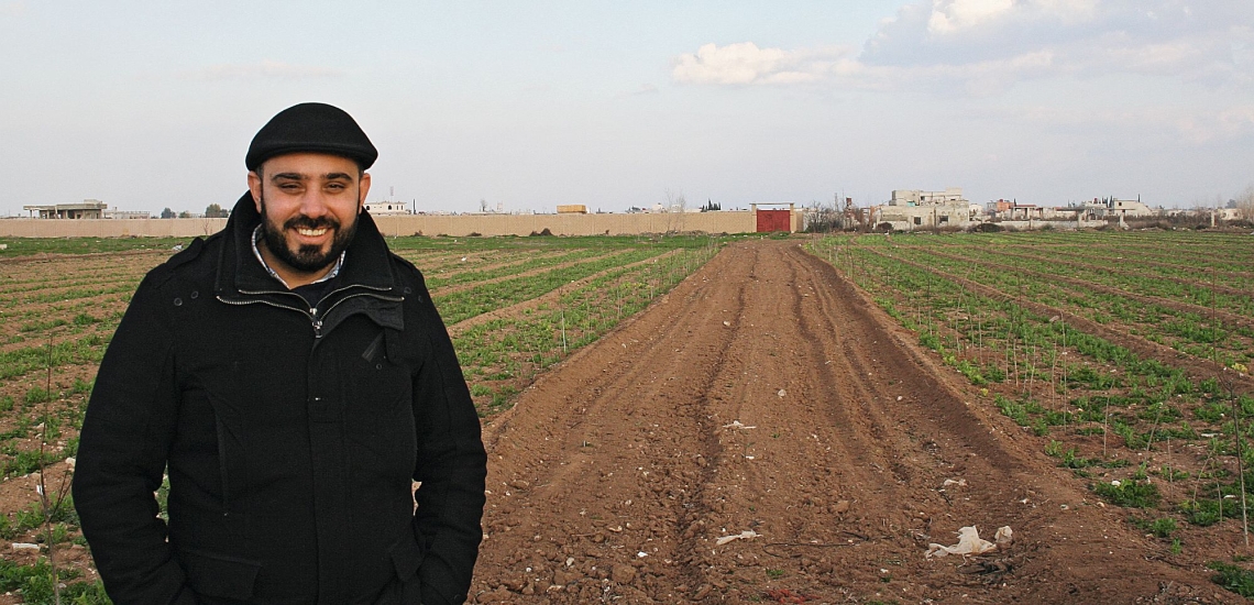 Pater Munir Hanachi vor Feld