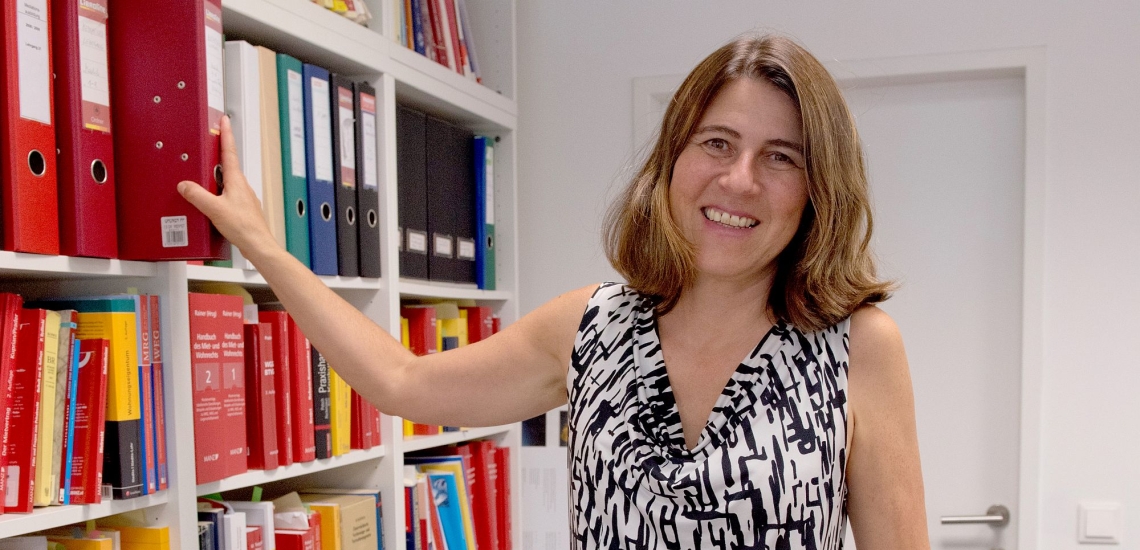 Mediatorin Eva Heistracher in Büro 