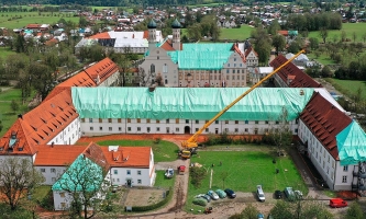 Sicherungs- und Aufräumarbeiten am Kloster Benediktbeuern wenige Tage nach dem Sturm