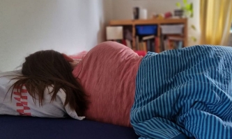 Mutter Jana leidet an der Krankheit ME/CFS 