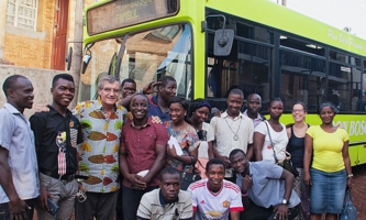 Bus mit Team von Don Bosco Fambul in Sierra Leone 
