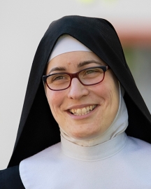 Portrait Schwester Cora Küfner